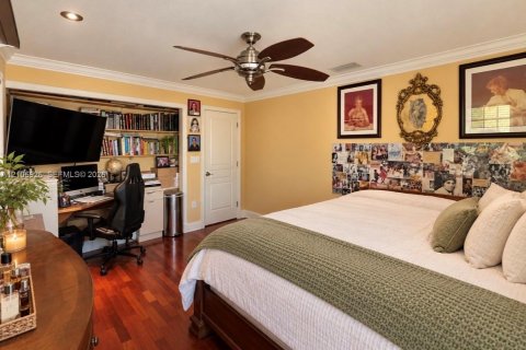 Villa ou maison à vendre à Miami, Floride: 5 chambres, 205.59 m2 № 2417588 - photo 19