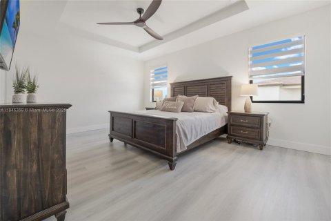 Casa en venta en Miami, Florida, 5 dormitorios, 287.44 m2 № 1841012 - foto 12