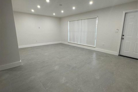 Villa ou maison à Hollywood, Floride 4 chambres, 109.72 m2 № 2370570