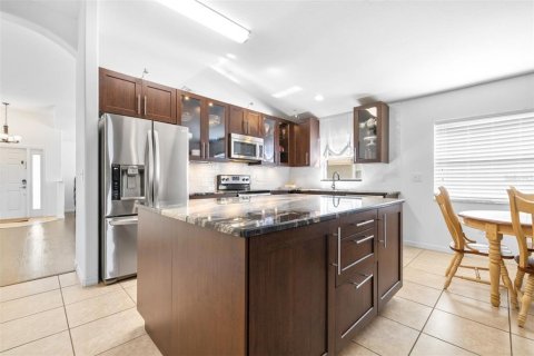 House in Hudson, Florida 4 bedrooms, 191.38 sq.m. № 1751035 - photo 8