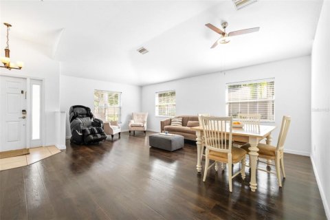 House in Hudson, Florida 4 bedrooms, 191.38 sq.m. № 1751035 - photo 9