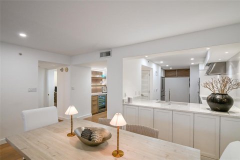 Condominio en venta en Sarasota, Florida, 2 dormitorios, 144.46 m2 № 2101571 - foto 8
