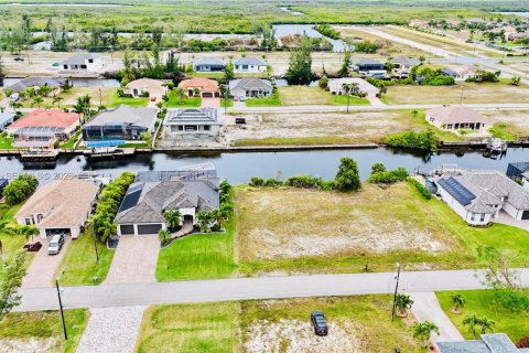 Terreno en Cape Coral, Florida № 2003765