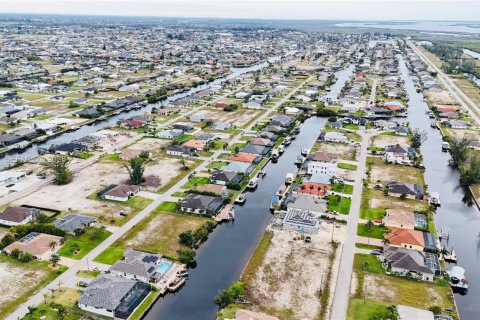 Terreno en venta en Cape Coral, Florida № 2003765 - foto 6