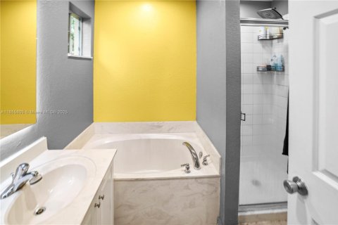 Touwnhouse à louer à North Lauderdale, Floride: 3 chambres, 152.36 m2 № 1880261 - photo 6