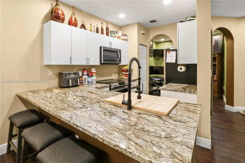 Touwnhouse à louer à North Lauderdale, Floride: 3 chambres, 152.36 m2 № 1880261 - photo 8