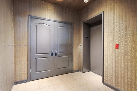 Снять в аренду кондоминиум в Холливуд, Флорида 3 спальни, 193.05м2, № 2026202 - фото 3