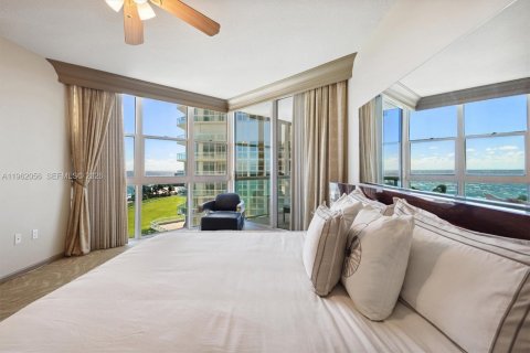 Снять в аренду кондоминиум в Холливуд, Флорида 3 спальни, 193.05м2, № 2026202 - фото 10