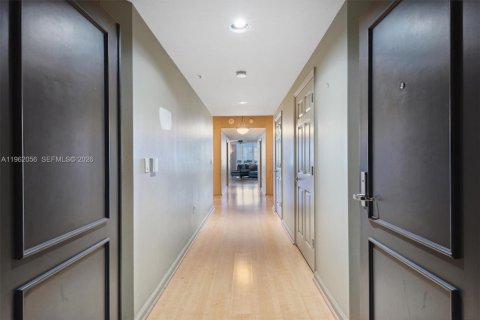 Снять в аренду кондоминиум в Холливуд, Флорида 3 спальни, 193.05м2, № 2026202 - фото 2