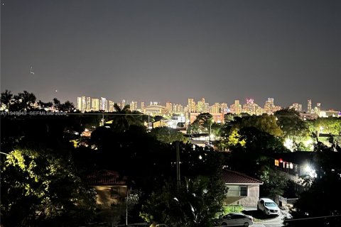 Кондоминиум с 1 спальней в Майами, Флорида № 2005570