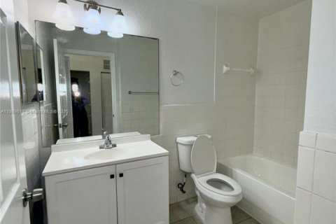 Touwnhouse à louer à Homestead, Floride: 3 chambres, 138.15 m2 № 1941524 - photo 15