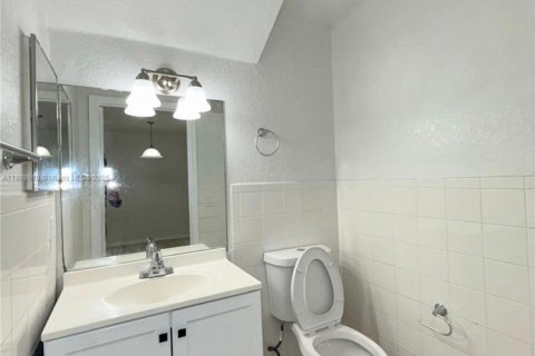 Touwnhouse à louer à Homestead, Floride: 3 chambres, 138.15 m2 № 1941524 - photo 8