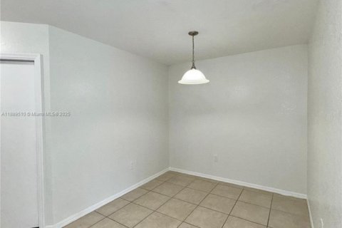 Touwnhouse à louer à Homestead, Floride: 3 chambres, 138.15 m2 № 1941524 - photo 7