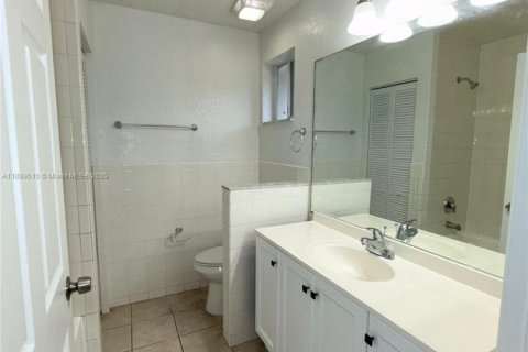 Touwnhouse à louer à Homestead, Floride: 3 chambres, 138.15 m2 № 1941524 - photo 12