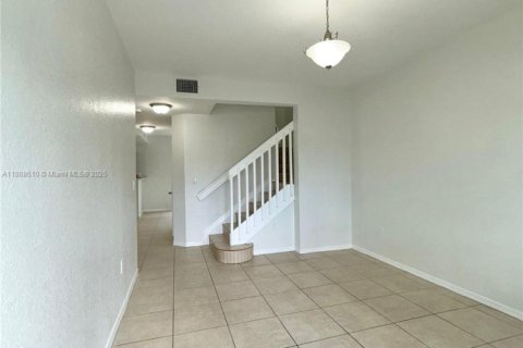 Touwnhouse à louer à Homestead, Floride: 3 chambres, 138.15 m2 № 1941524 - photo 6