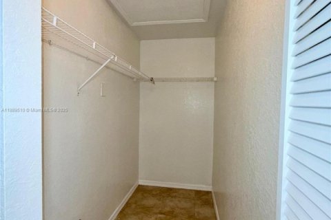 Touwnhouse à louer à Homestead, Floride: 3 chambres, 138.15 m2 № 1941524 - photo 13