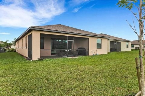 House in Fort Myers, Florida 3 bedrooms № 2043110 - photo 15