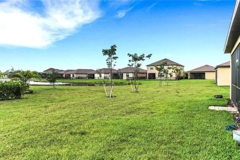 House in Fort Myers, Florida 3 bedrooms № 2043110 - photo 16