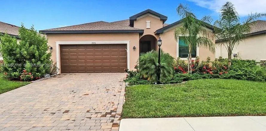 House in Fort Myers, Florida 3 bedrooms № 2043110