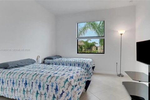 House in Fort Myers, Florida 3 bedrooms № 2043110 - photo 7