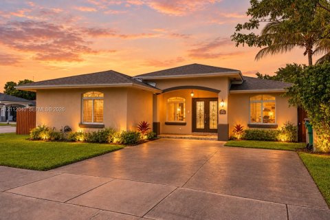 Villa ou maison à Miami Gardens, Floride 4 chambres, 155.43 m2 № 2431966