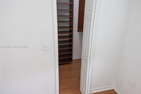 Villa ou maison à vendre à Miami Gardens, Floride: 4 chambres, 155.43 m2 № 2431966 - photo 17