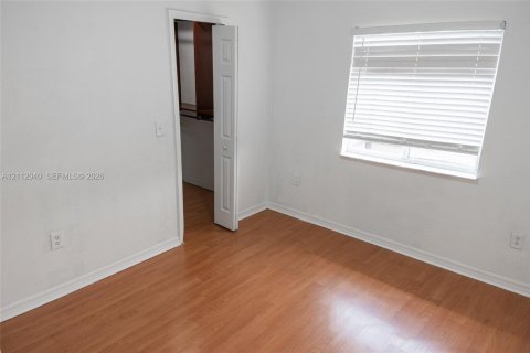 Villa ou maison à vendre à Miami Gardens, Floride: 4 chambres, 155.43 m2 № 2431966 - photo 19
