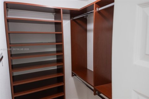 Villa ou maison à vendre à Miami Gardens, Floride: 4 chambres, 155.43 m2 № 2431966 - photo 16