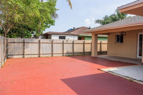 Villa ou maison à vendre à Miami Gardens, Floride: 4 chambres, 155.43 m2 № 2431966 - photo 9