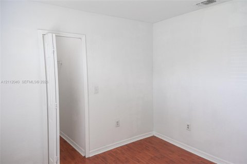 Villa ou maison à vendre à Miami Gardens, Floride: 4 chambres, 155.43 m2 № 2431966 - photo 21