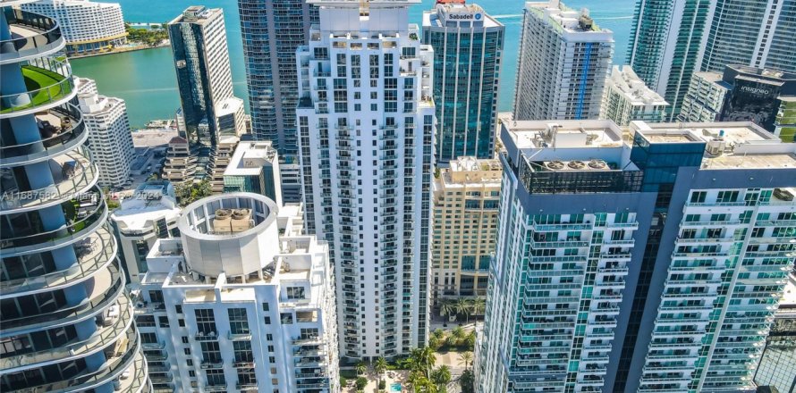 Кондоминиум с 1 спальней в Майами, Флорида № 2014791