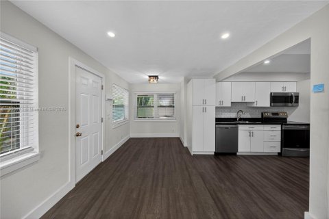 Condo in Fort Lauderdale, Florida, 2 bedrooms  № 1973647 - photo 10