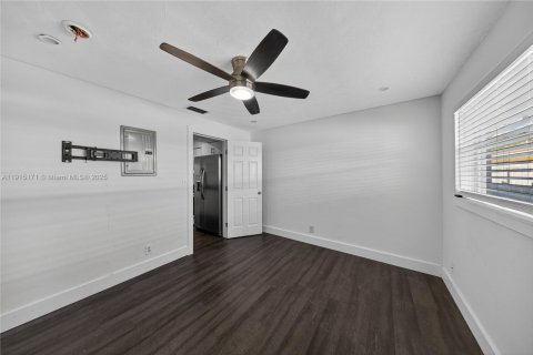 Condo in Fort Lauderdale, Florida, 2 bedrooms  № 1973647 - photo 30