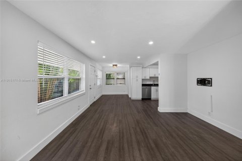 Condo in Fort Lauderdale, Florida, 2 bedrooms  № 1973647 - photo 4