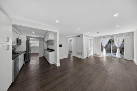 Condo in Fort Lauderdale, Florida, 2 bedrooms  № 1973647 - photo 5