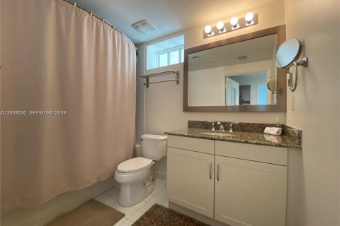 Купить кондоминиум в Майами, Флорида 1 спальня, 74.04м2, № 2085534 - фото 13