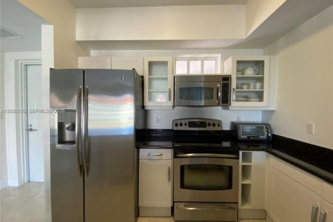Купить кондоминиум в Майами, Флорида 1 спальня, 74.04м2, № 2085534 - фото 7