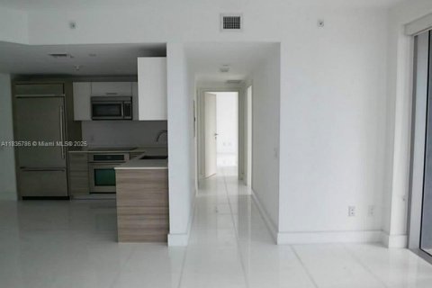Condo in Miami, Florida, 2 bedrooms  № 1888779 - photo 5