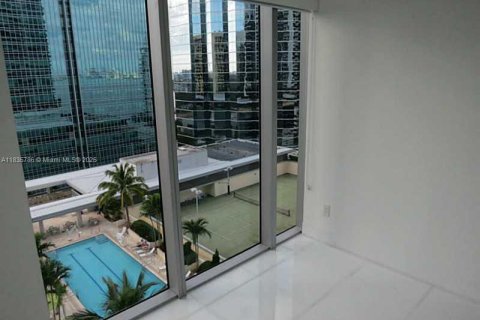 Condo in Miami, Florida, 2 bedrooms  № 1888779 - photo 17