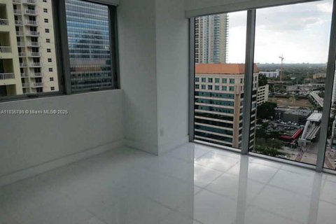 Condo in Miami, Florida, 2 bedrooms  № 1888779 - photo 16