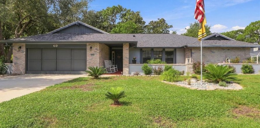 House in Homosassa, Florida 3 bedrooms, 203.64 sq.m. № 2367033