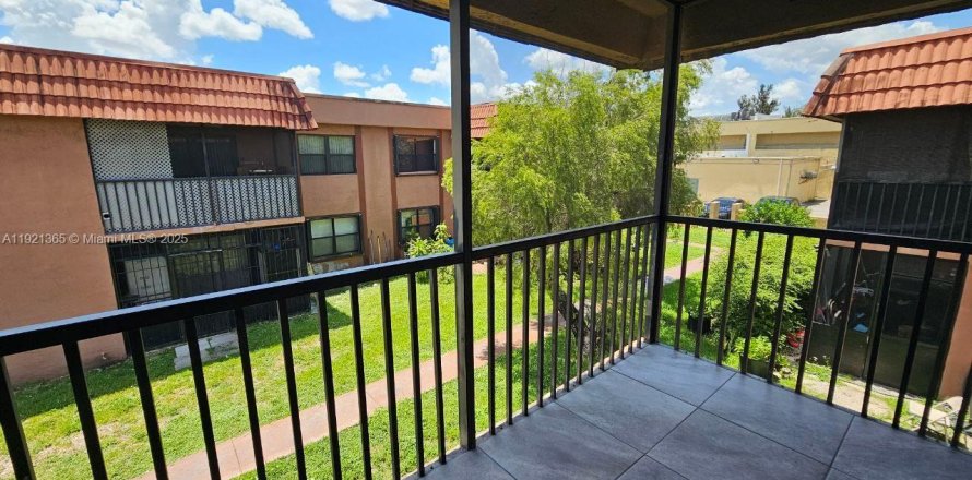 Apartamento en Hialeah, Florida 3 dormitorios, 91.04 m2 № 2036362