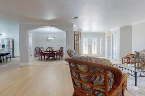 House in Largo, Florida 3 bedrooms, 260.68 sq.m. № 1759888 - photo 4