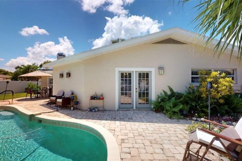 House in Largo, Florida 3 bedrooms, 260.68 sq.m. № 1759888 - photo 2