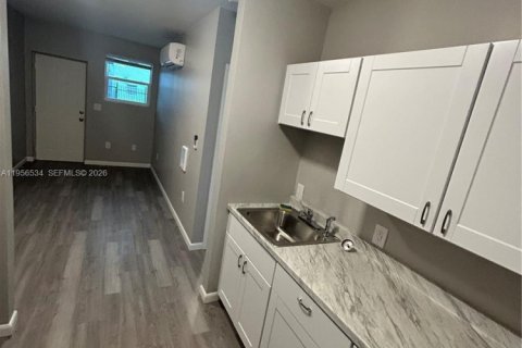 Casa en Miami, Florida 1 dormitorio, 263.1 m2 № 2010431