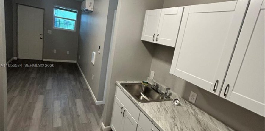 Casa en Miami, Florida 1 dormitorio, 263.1 m2 № 2010431