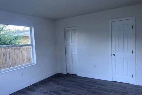 Casa en venta en Miami, Florida, 3 dormitorios, 154.12 m2 № 2261521 - foto 14