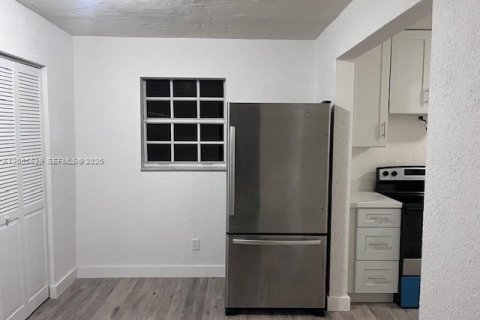 Casa en venta en Miami, Florida, 3 dormitorios, 154.12 m2 № 2261521 - foto 6