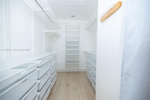 Купить таунхаус в Майами, Флорида 2 спальни, 111.48м2, № 2062499 - фото 28