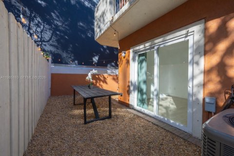 Купить таунхаус в Майами, Флорида 2 спальни, 111.48м2, № 2062499 - фото 9